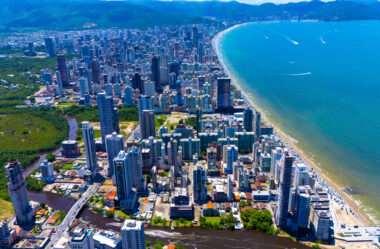 Itapema projeta moradias populares em meio à valorização imobiliária e sinaliza novo momento urbano